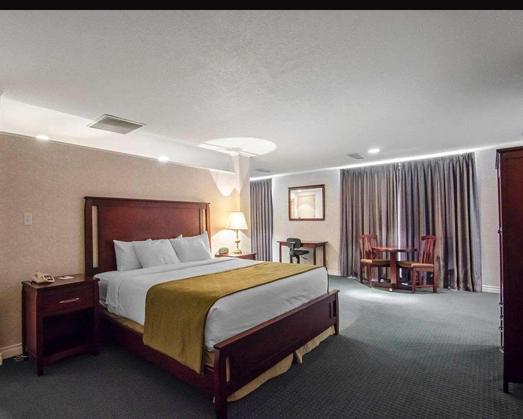 Ramada By Wyndham Whitecourt Quarto foto